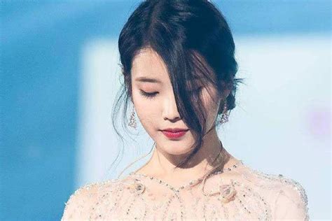 ����iu�¼������ķ�Ӧ Ů������