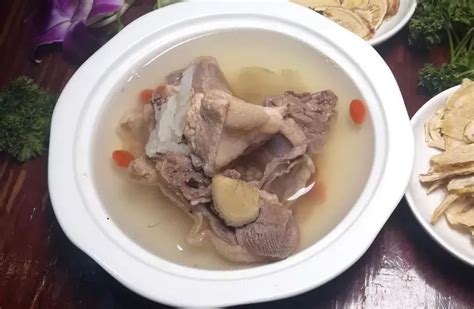 �����������һ���¿ɳԼ���(����ʳ�õ���Ⱥ��ע�����ʳ��Ƶ